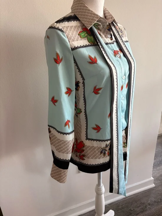 Vintage inspired Light Blue Floral Print Button-Up Blouse with Long Neck Tie - Picture 6 of 13